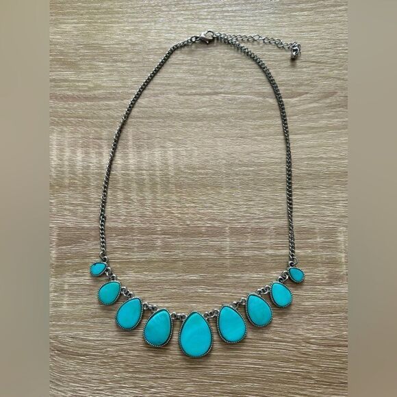 No Brand Jewelry - PREOWNED … Silver & Blue Necklace